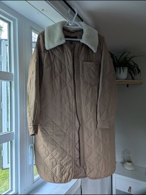 Vero Moda × Reese light brown quilted jacket with faux-shearling